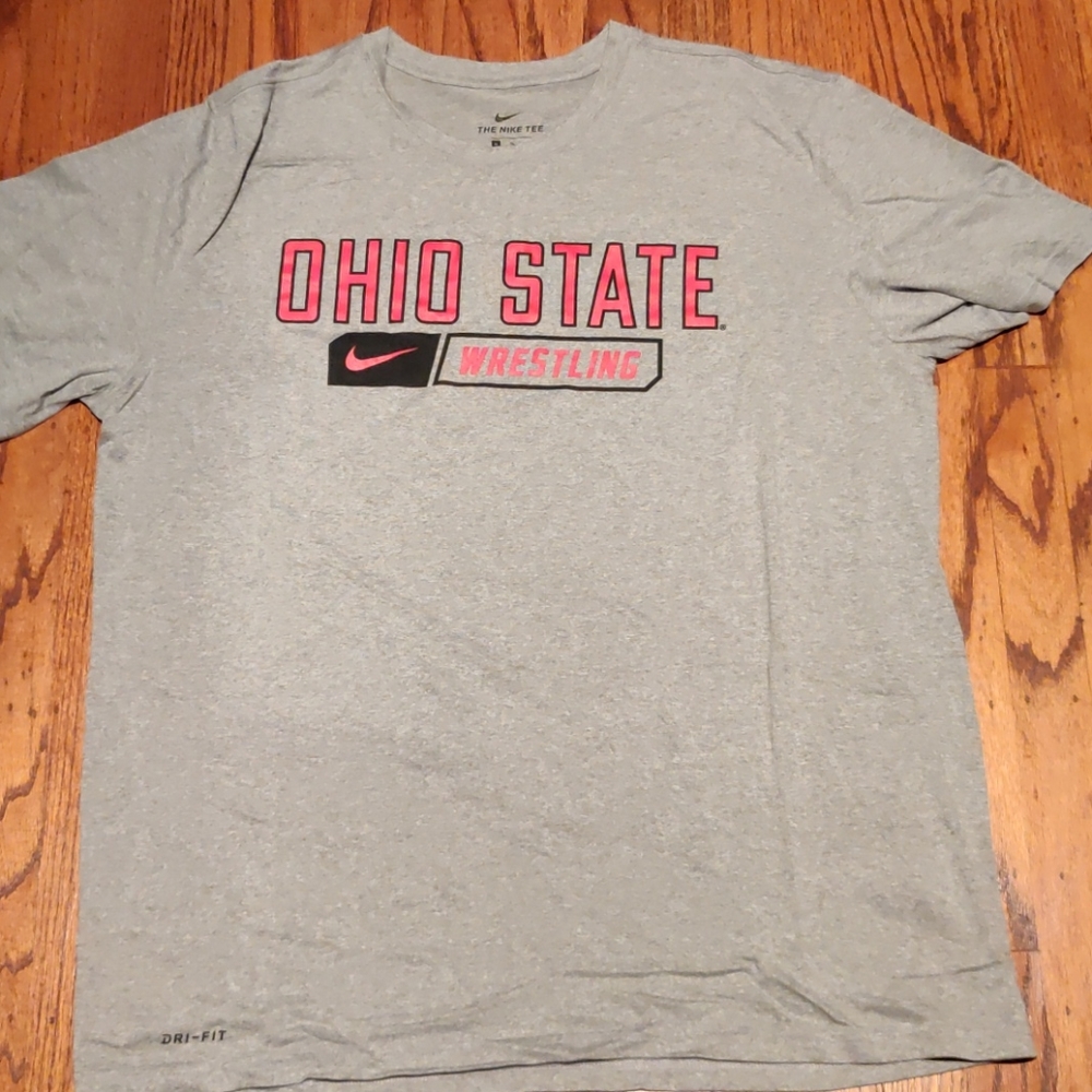 Athletic shirt